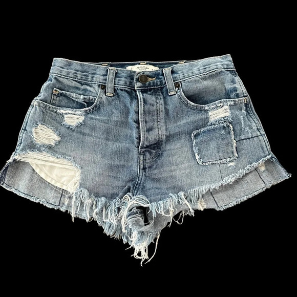 Abercrombie & Fitch Womens size 2/26 High Rise Cutoff Jean Shorts Patches Light - Picture 1 of 10